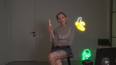 VelvetTGirl online show from March 10, 4:28 am