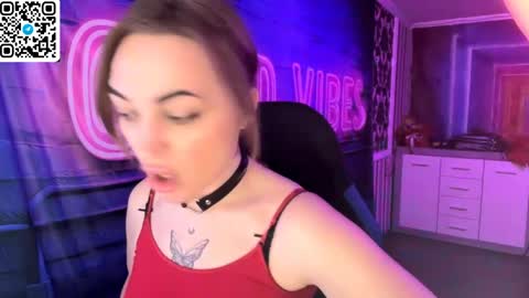 Snapshot of velvettouch4444 chatting on April 1, 7:55 pm MERYEM online show from April 1, 7:55 pm