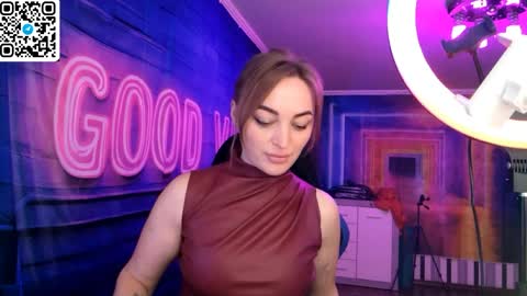 Snapshot of velvettouch4444 chatting on April 2, 11:30 am MERYEM online show from April 2, 11:30 am