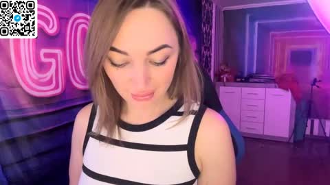 Snapshot of velvettouch4444 chatting on April 3, 10:24 am MERYEM online show from April 3, 10:24 am