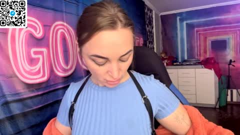 Snapshot of velvettouch4444 chatting on April 4, 11:40 am MERYEM online show from April 4, 11:40 am