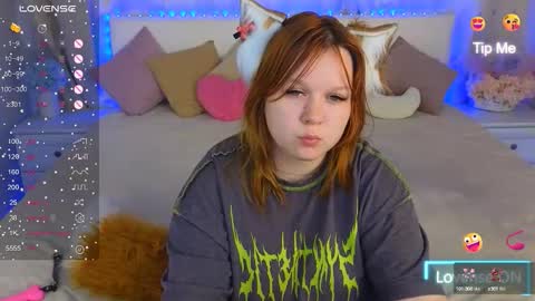 Snapshot of velvetvixonx chatting on September 15, 6:41 pm velvetvixonx online show from September 15, 6:41 pm