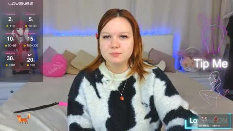 Snapshot of velvetvixonx chatting on September 16, 6:31 pm velvetvixonx online show from September 16, 6:31 pm