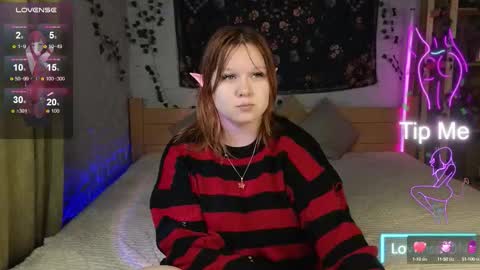 Snapshot of velvetvixonx chatting on September 20, 6:20 pm velvetvixonx online show from September 20, 6:20 pm