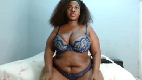 Snapshot of velvetychocolate1 chatting on April 17, 1:41 am velvetychocolate1 online show from April 17, 1:41 am