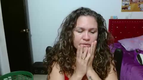 Snapshot of venecasexy44 chatting on April 20, 8:17 am venecasexy44 online show from April 20, 8:17 am
