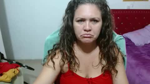 Snapshot of venecasexy44 chatting on April 22, 9:11 am venecasexy44 online show from April 22, 9:11 am