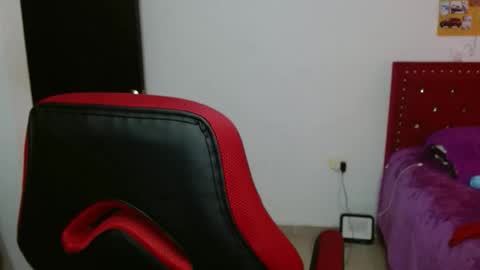 Snapshot of venecasexy44 chatting on April 23, 1:46 pm venecasexy44 online show from April 23, 1:46 pm