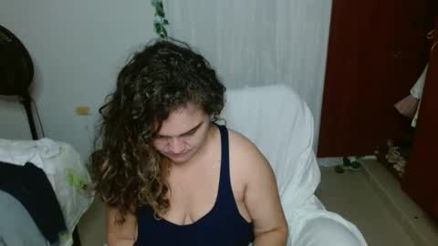 Snapshot of venecasexy44 chatting on April 28, 9:47 am venecasexy44 online show from April 28, 9:47 am