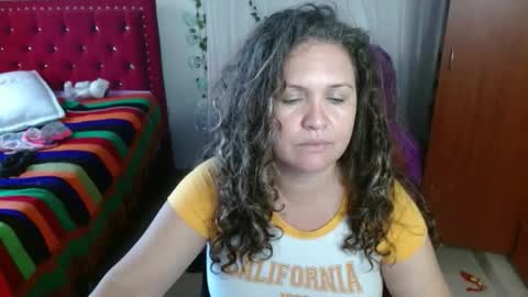 Snapshot of venecasexy44 chatting on May 19, 9:54 pm venecasexy44 online show from May 19, 9:54 pm