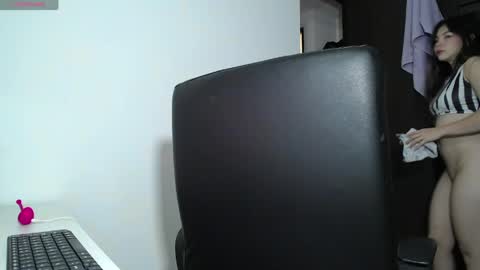 Snapshot of venelope1 chatting on April 3, 2:09 am Venelope 3 online show from April 3, 2:09 am