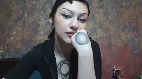 Snapshot of venera_goddess chatting on December 4, 8:56 am Naly online show from December 4, 8:56 am