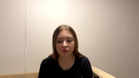 Snapshot of venessapeschel chatting on November 23, 10:15 am Diva online show from November 23, 10:15 am