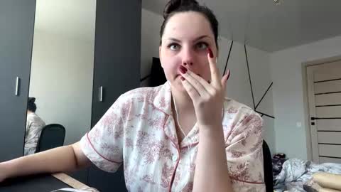 Emily online show from March 21, 1:26 pm