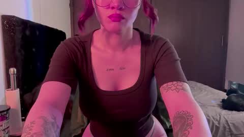 Lanna   online show from October 15, 11:43 am