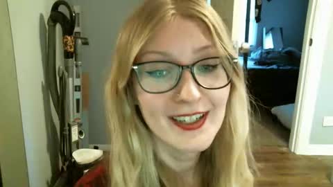 venomandvine online show from February 18, 10:39 pm