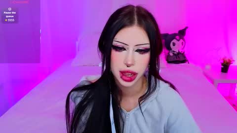 Vivian online show from November 12, 4:13 am