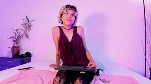 Venus Elfie online show from June 9, 8:53 pm