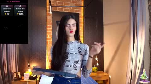 VENUS online show from January 8, 1:20 pm