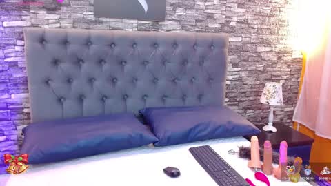 Snapshot of venus_medussa chatting on December 15, 8:25 pm Medussa online show from December 15, 8:25 pm
