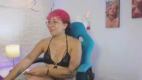 Snapshot of venus_midnight chatting on July 15, 9:09 pm VENNUS online show from July 15, 9:09 pm