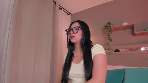 Snapshot of venus_reid chatting on March 2, 6:59 am venus_reid online show from March 2, 6:59 am
