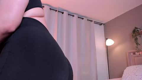 Snapshot of venus_reid chatting on September 14, 4:22 am venus_reid online show from September 14, 4:22 am