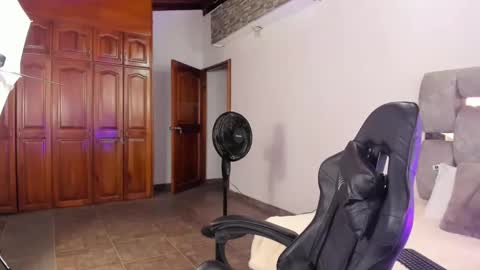 Luisa online show from February 8, 1:32 am