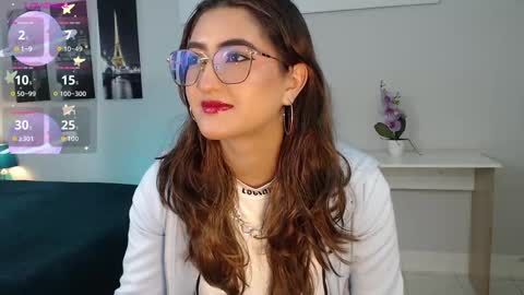Mia online show from September 20, 12:28 pm