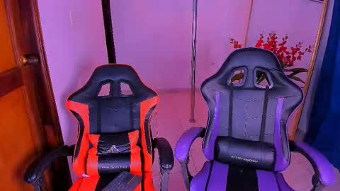 Snapshot of venus_velvet chatting on October 4, 7:17 am venus_velvet online show from October 4, 7:17 am