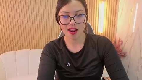 Snapshot of venus_velvet_tp chatting on December 1, 7:41 pm Venus online show from December 1, 7:41 pm