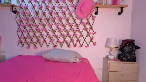 venus_velvett online show from June 1, 3:25 pm