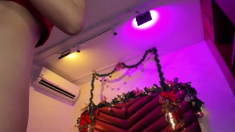    online show from December 26, 3:42 pm