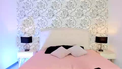 Snapshot of venusandrea29 chatting on July 12, 12:29 pm Venus online show from July 12, 12:29 pm