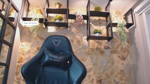 Venus Blazer  online show from September 30, 11:15 am