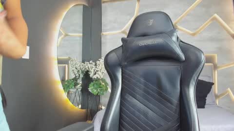 Venus Blazer  online show from October 16, 11:22 am