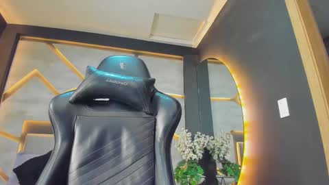 Venus Blazer  online show from October 17, 11:13 am