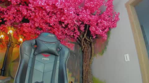 Venus Blazer  online show from October 18, 11:11 am