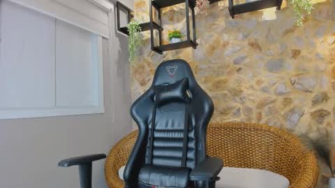 Venus Blazer  online show from November 3, 11:11 am