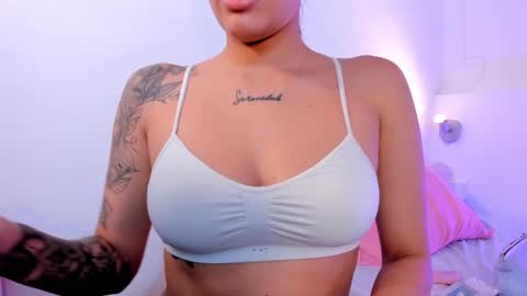 Snapshot of venusevans1 chatting on December 15, 4:00 pm Venus Evans online show from December 15, 4:00 pm