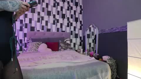 venusinylons online show from December 15, 12:31 pm