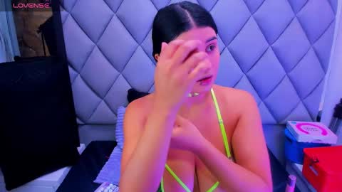 Venusowen  online show from November 27, 1:02 pm