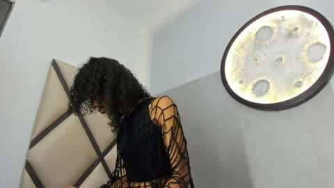 Snapshot of venuss_03 chatting on June 10, 3:39 am venuss_03 online show from June 10, 3:39 am