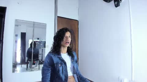 Snapshot of venuss_03 chatting on July 29, 3:26 am venuss_03 online show from July 29, 3:26 am