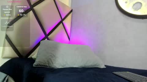 Snapshot of venuss_03 chatting on August 1, 3:39 am venuss_03 online show from August 1, 3:39 am