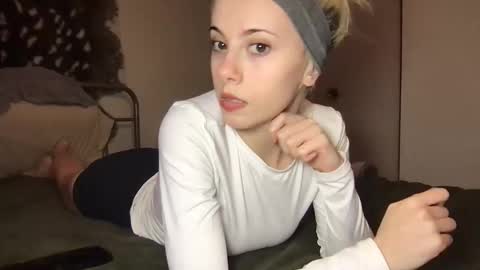 venustheflytrap online show from March 24, 4:39 am