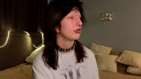 Erica online show from December 1, 8:14 pm