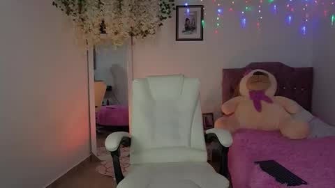 Snapshot of verasilk chatting on March 7, 3:36 am Verasilk online show from March 7, 3:36 am