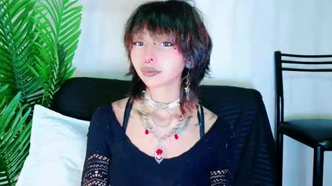 Snapshot of verhona_vlad chatting on January 22, 1:21 pm verhona_vlad online show from January 22, 1:21 pm