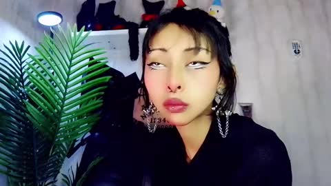 Snapshot of verhona_vlad chatting on March 4, 12:22 pm verhona_vlad online show from March 4, 12:22 pm